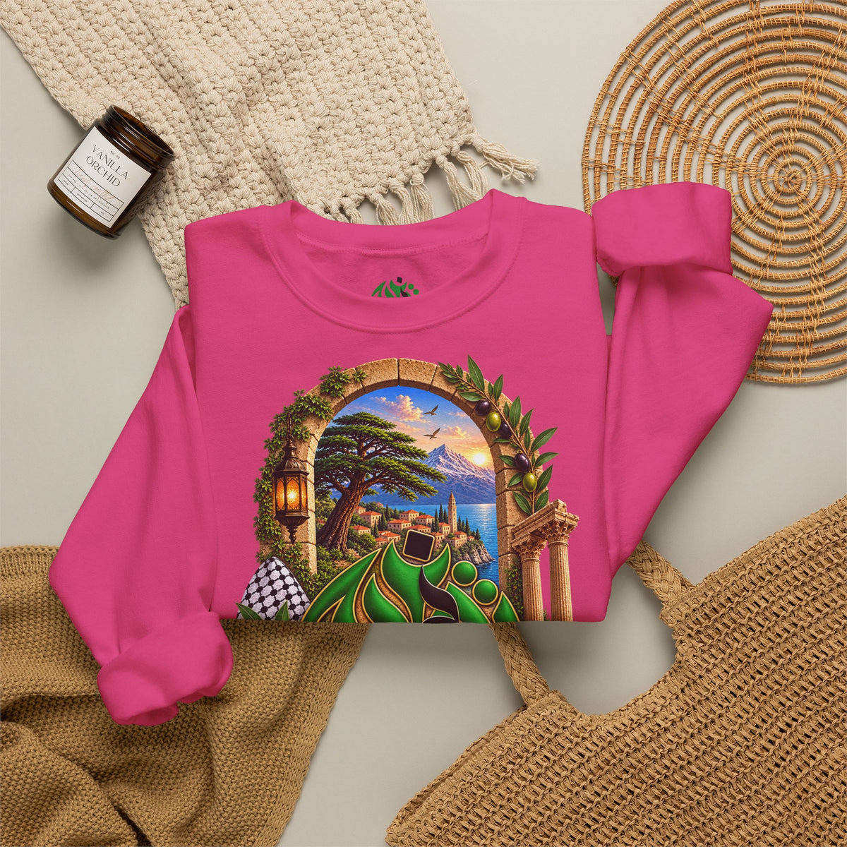 Sweat-shirt à col rond avec calligraphie arabe levantine | Illustration panoramique méditerranéenne